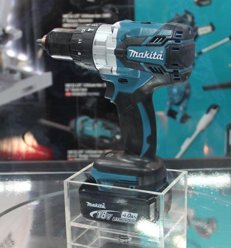 This prototype of the XPH07 was photographed at the STAFDA show in November 2013. If the motor housing looks bigger around than normal—it's because it is. This drill/driver has a large motor.