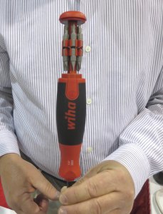 The standard Pop-Up Driver holds 12 bits in the handle; the selection of bits varies by model.