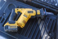 DeWalt 20V MAX compact recip saw