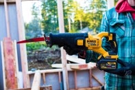 Competitive features. Similar to the Milwaukee, the DeWalt FlexVolt recip offers a toolless blade change, and the battery has a fuel gauge. The DeWalt cuts faster in thicker material.