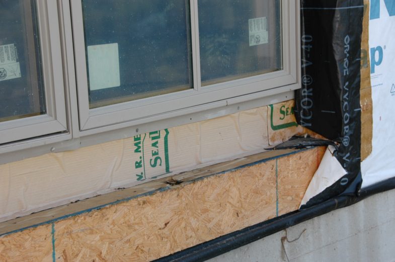 It's pretty obvious this recessed window is going to leak!