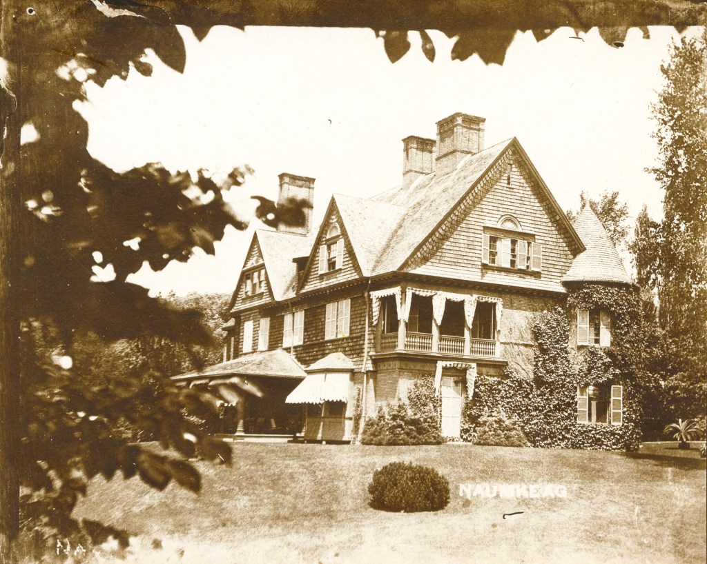 A photo from 1906 shows Naumkeag, in Stockbridge, Mass., with the original decorative shingling.