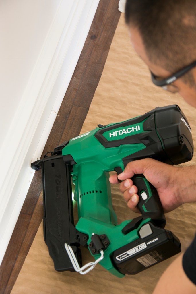 Hitachi NT1850DE action shot