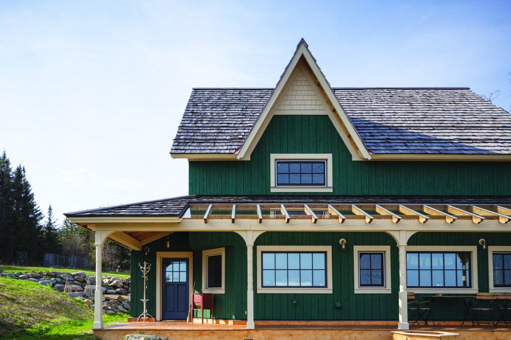 At $303 per square foot, this 1,650-square-foot Middlesex, Vt., off-grid, foam-free
house sequesters 600 kilograms of CO2.