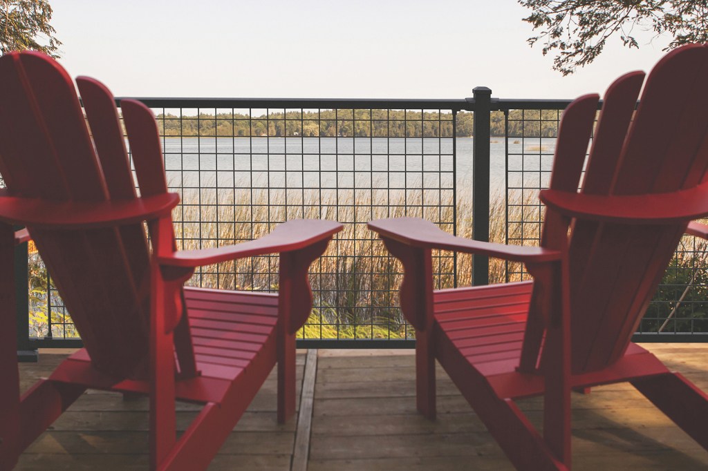 Mesh deck railing