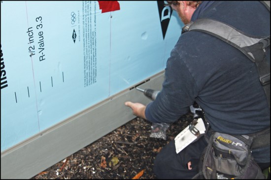 Chelsea Building Products’ Everlast line uses a stainless-steel bar for joining panels, and the panels have nail slots every
8 inches to help installers hit the stud layout.