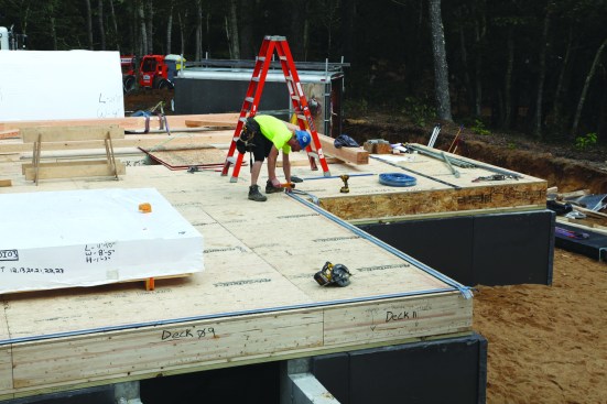 Specialized gaskets are attached to the floor panels.