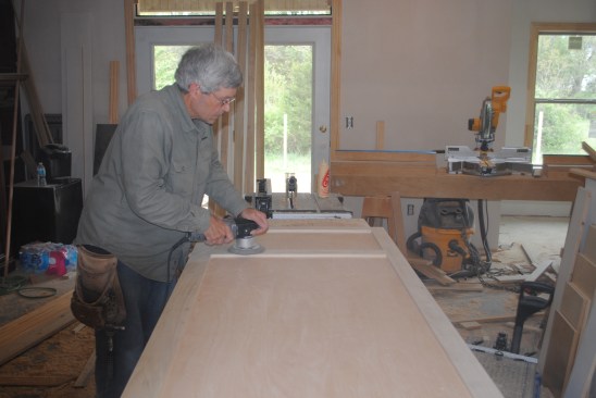 The smaller and easier to handle panels can be assembled on a worktable rather than on the floor for convenience.