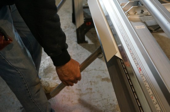 Finally, add the 45° bend for the kick out along the bottom edge of the
drip edge.
