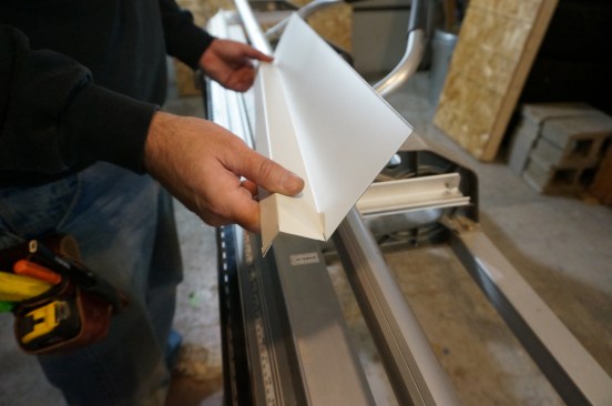 A drip edge uses two 90° bends, with a hem to strengthen the
finished edge.