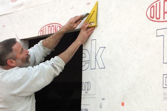 Prep the Head
I create a head flap by making two 6-inch-long 45-degree cuts at the upper corners...