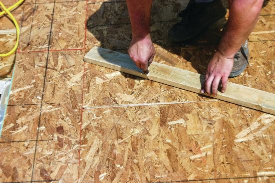 My pencil fits right into the notch and is centered on the layout.