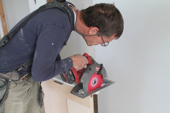 Finally cut the jamb leg to the proper length.