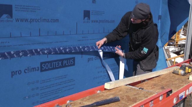 Laps and staple lines are sealed with Pro Clima Tescon Vana tape.