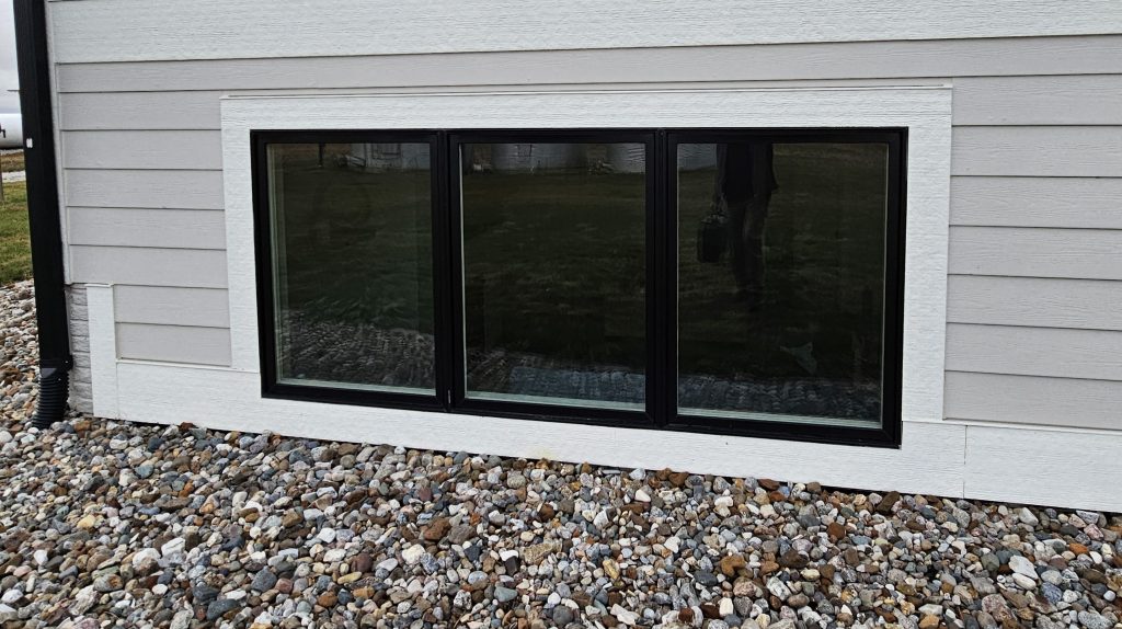 From the exterior, there were no apparent leaks. It’s worth noting that splash back from roof runoff was an unlikely contributor to the problem, as this house has a functional gutter system.