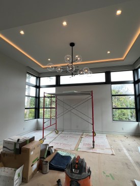 The result nicely defines the perimeter of the ceiling.