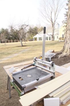 The Bullet Magnum Shear 620, shown here on a siding job. The shear features fully housed ball bearings and aluminum components as well as two bevel guides for making left or right hand cuts. It comes with a 5 year warranty.