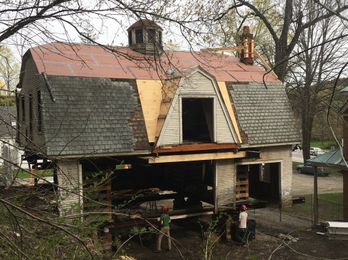 Adding Zip System sheathing to the upper roof slope helped prevent racking.