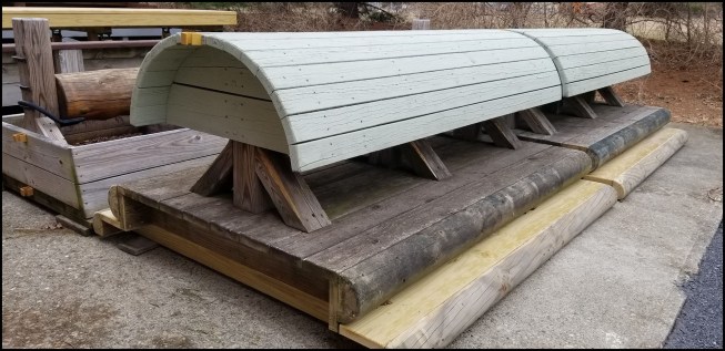 “Feeder” style jumps, like the one above built by the author, get their name from the open space between the rounded top and bottom platform.