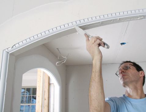 To finish the arch, I use regular drying-type joint compound.