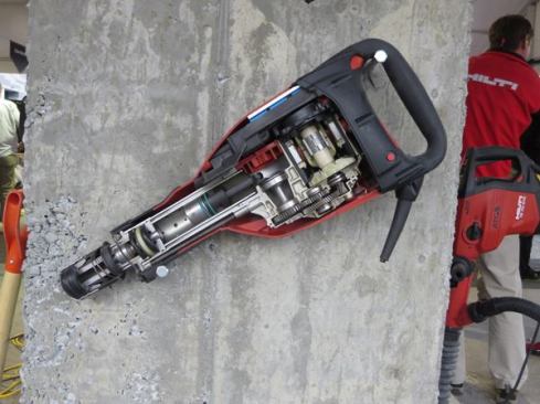 Here's a cut-away of a breaker Hilti introduced last year (
TE 1500-AVR).