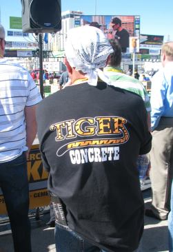 I have no idea who this is, but I like the shirt and dew rag
