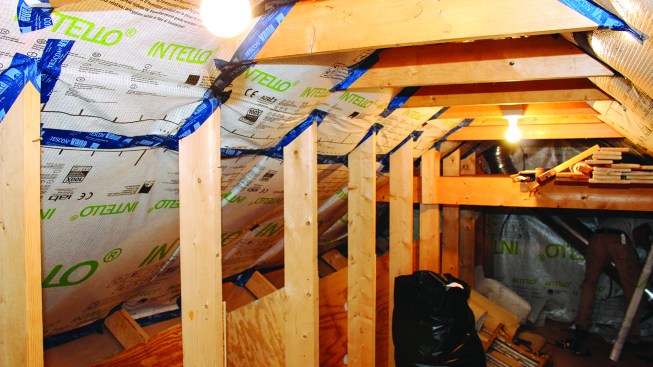 That ceiling got a smart vapor-control membrane.