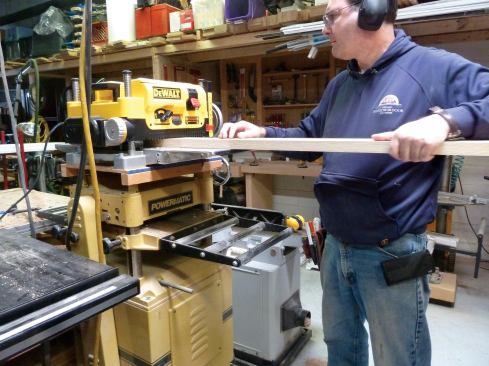 Both faces of the board are alternately run through a planer that makes a finer cut, until the board is at the desired thickness. 