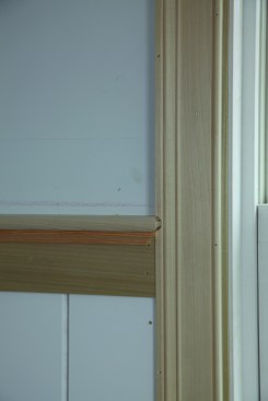 For the best look, the author lets the long point of the cove end at the edge of the casing.