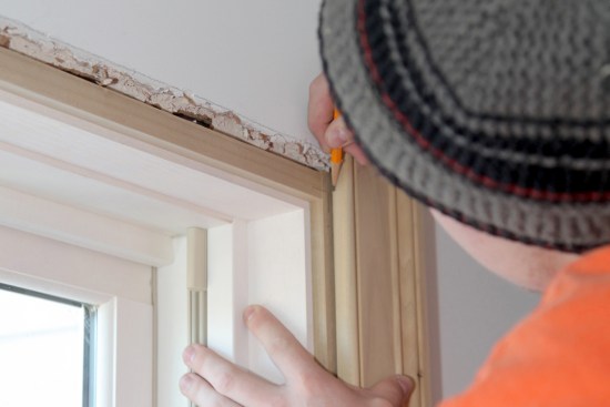 Transfer the reveal mark for the length of the side casing.