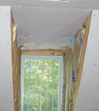 The brackets can also be used for small ceiling sections in places where a panel lift won't fit.