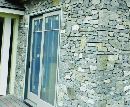 Each crate of stone comes with premade corners that are offset so that the mason can easily set each corner and then work to that row. The beauty of real stone is that when a piece is cut, it is uniform throughout the material—nothing has to be hidden and no quality needs to be sacrificed, as might be the case with manufactured stone.