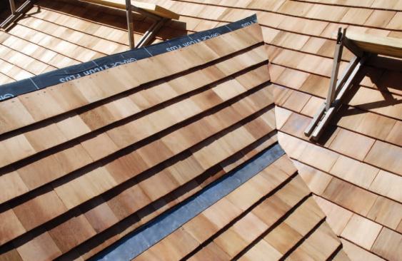 One side of this particular intersection presented an irregular valley.