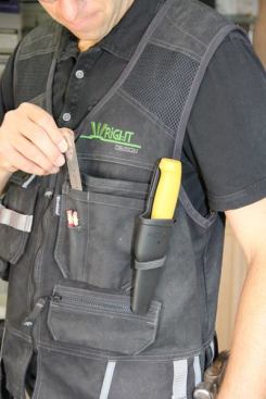 The left chest pocket is full width in back and divided in front. I store an engineer’s rule and long pencils in the narrow one. The horizontal slot down from the top allows you to store short pencils without being concerned that they’ll disappear into the bottom of a deep pocket.