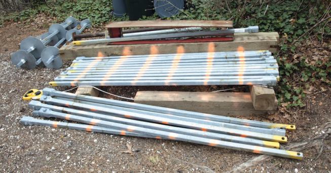 Extension shafts used in the drilling.