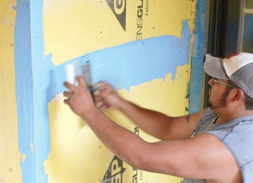 The membrane is reinforced with a special joint tape.