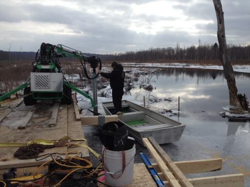 Making sure the piles were located exactly according to plan was tricky in the difficult conditions.