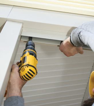 We attach the top track in the same way as the base.