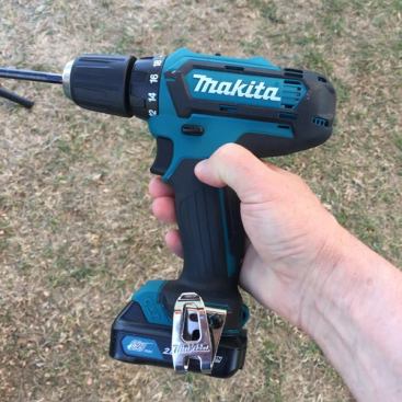 Makita’s new 12-volt max drill driver (FD05) takes 2.0 and 4.0 Ah slide-style batteries. It has a 3/8-inch chuck, 18 position clutch, and two speed ranges (0-450; 0-1,700 rpm). Features include a belt hook and LED light. Available: November 2015. COO: China.