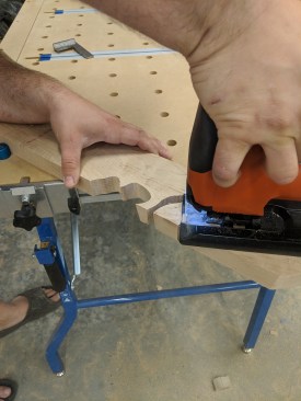 This saw can cut a tight radius.