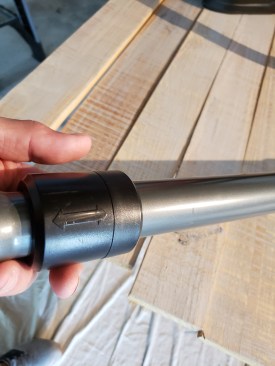 The locking mechanism for adjusting the metal portion of the hose works smoothly.