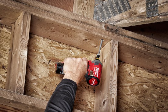 Reports from the video is that this mighty max can go from cabinet screws to structurals and not miss a beat.