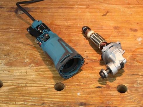Pull the crank housing and armature assembly out of the tool.