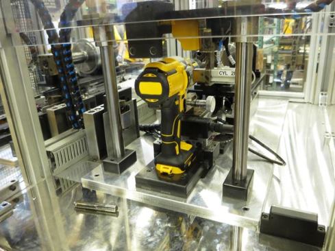 The next step is to 
test the performance of the tool by placing the tool in a machine and connecting its chuck to a device resembling a dynamometer. The motor must turn the device, which is set to provide varying degrees of resistance.