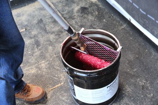 With a roller screen in a 5 gallon pail the priming goes quickly.