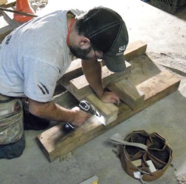 The cribbing is firmly fastened together.