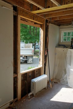 Flush beam. Framing completed at the exterior end of the beam.