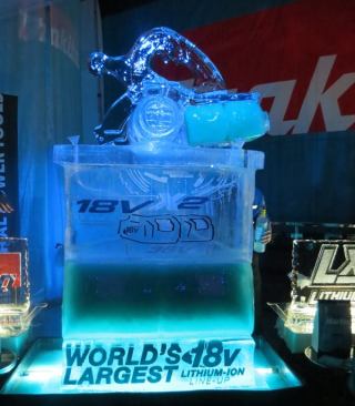 When you see an ice sculpture, you know you’re at a festive event, like a wedding or STAFDA party. The tool depicted in this sculpture is Makita’s new 7 1/4-inch dual-battery cordless circular saw. But enough about tools, let’s hear more about parties…