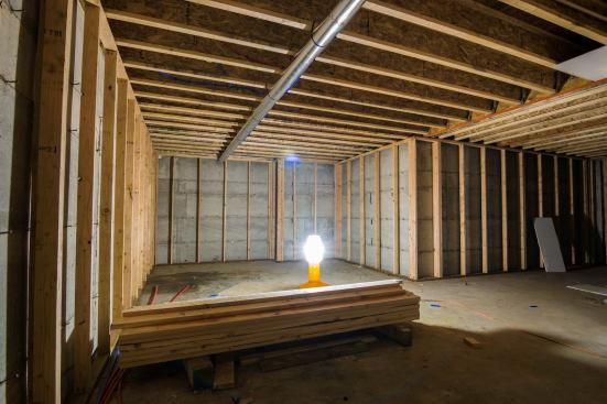 For comparison, here is a 400 watt Wobble light illuminating the same work area.