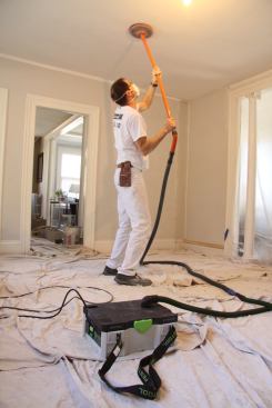 Just for grins, Myron Ferguson and I hooked the CT SYS up to his Radius 360 sander and we were both impressed with how the it performed. The Radius 360 isn’t a power sander, and we had to add an extention hose to the unit so it really put the CT SYS to the test. It captured a majority of the dust, though left some in the hose. It’s not the best scenario for the unit given the size of the dust well and bag, but in a pinch and for small areas it works fine.